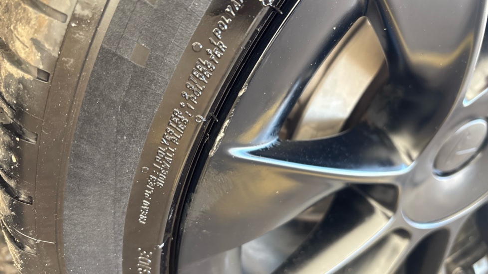 TESLA MODEL Y HATCHBACK Long Range AWD 5dr Auto
