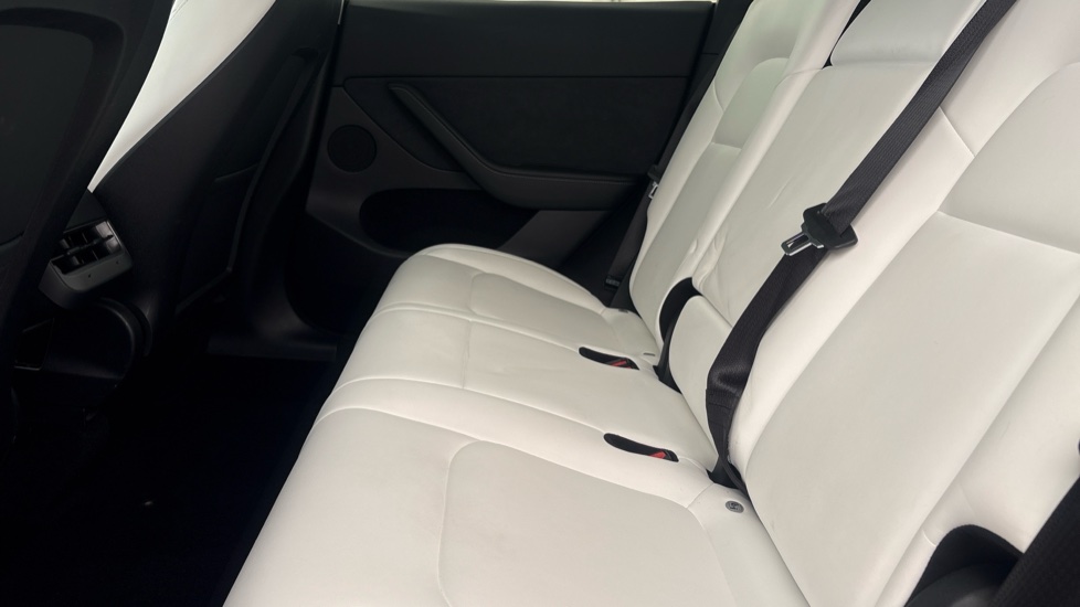 TESLA MODEL Y Image 14