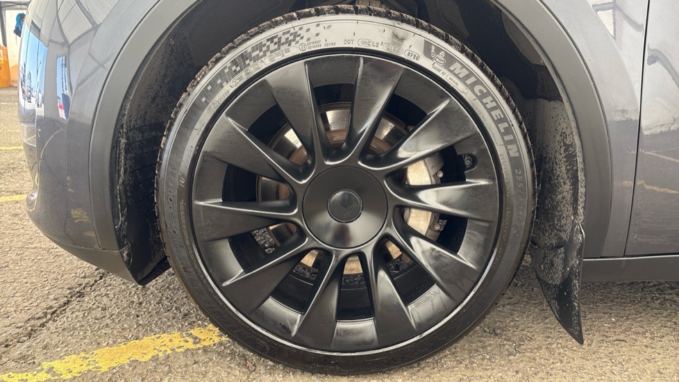 TESLA MODEL Y HATCHBACK Long Range AWD 5dr Auto
