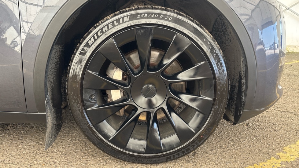 TESLA MODEL Y HATCHBACK Long Range AWD 5dr Auto