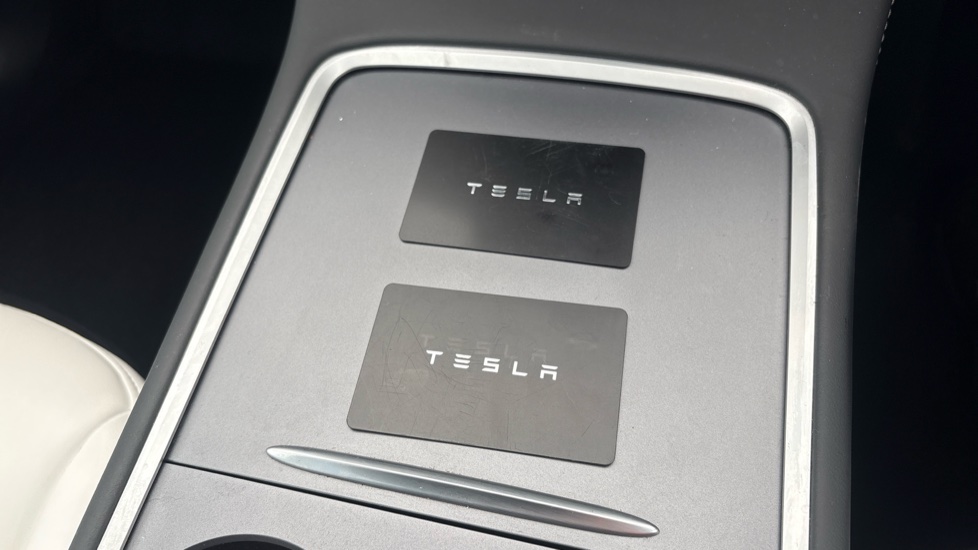 TESLA MODEL Y HATCHBACK Long Range AWD 5dr Auto