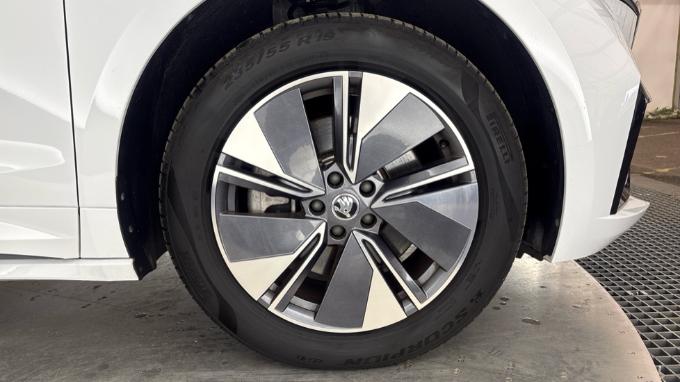 SKODA ENYAQ Image 20