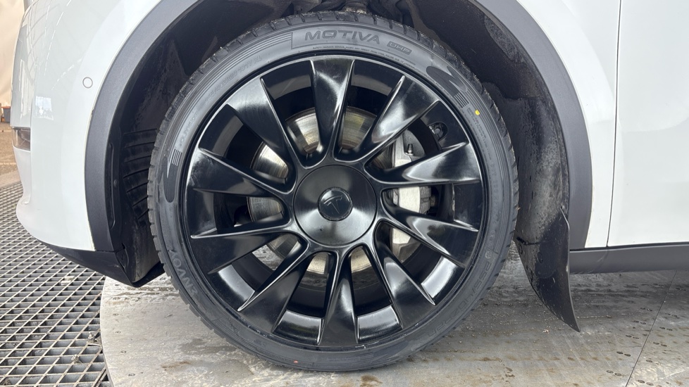 TESLA MODEL Y HATCHBACK Long Range AWD 5dr Auto