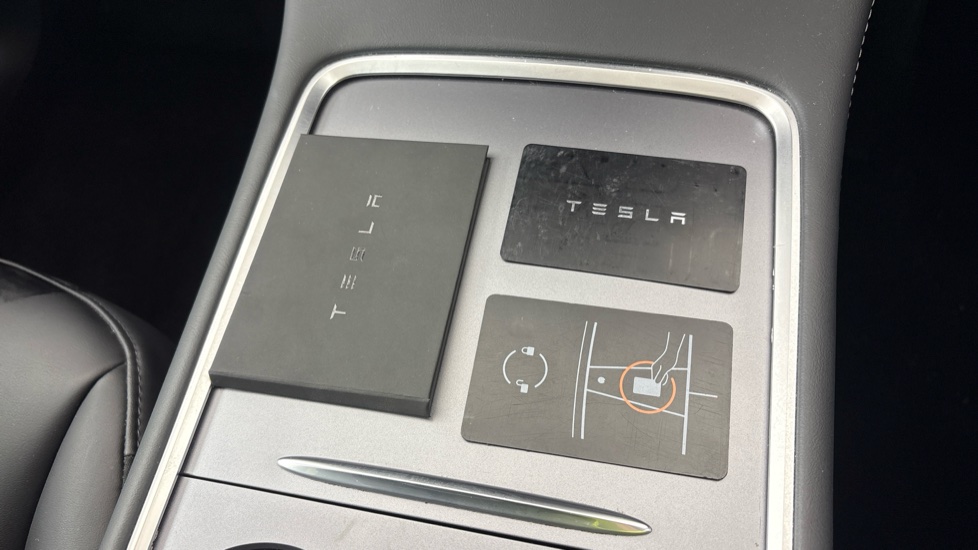 TESLA MODEL Y HATCHBACK Long Range AWD 5dr Auto