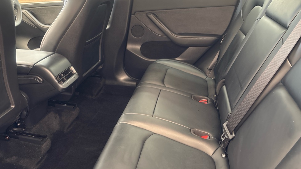 TESLA MODEL Y HATCHBACK Long Range AWD 5dr Auto
