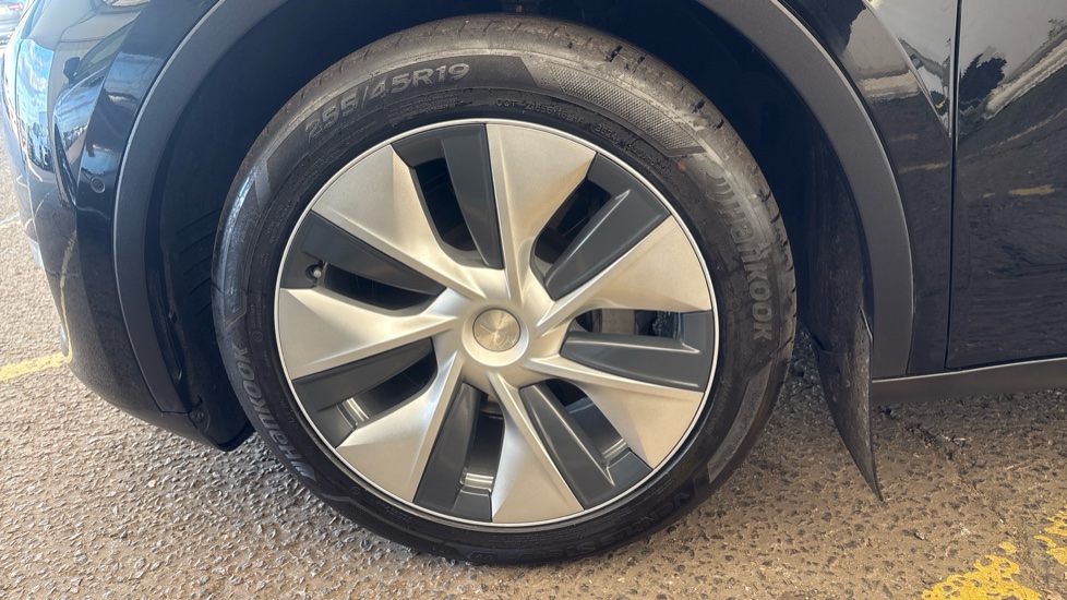 TESLA MODEL Y HATCHBACK Long Range AWD 5dr Auto