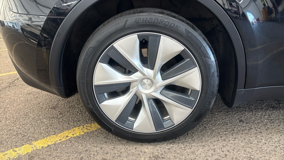TESLA MODEL Y HATCHBACK Long Range AWD 5dr Auto