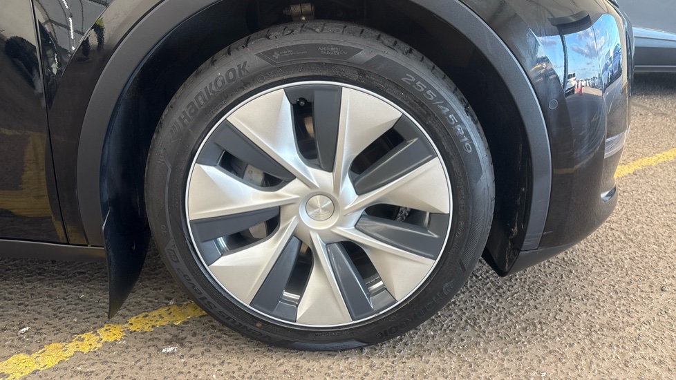 TESLA MODEL Y HATCHBACK Long Range AWD 5dr Auto