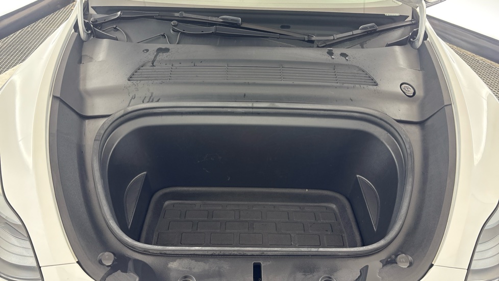 TESLA MODEL Y HATCHBACK Long Range AWD 5dr Auto