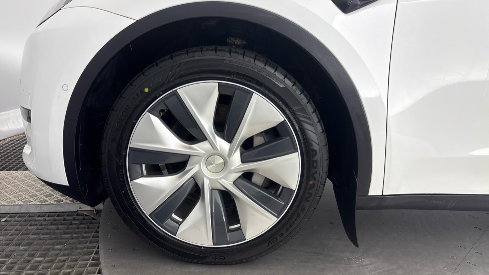 TESLA MODEL Y HATCHBACK Long Range AWD 5dr Auto