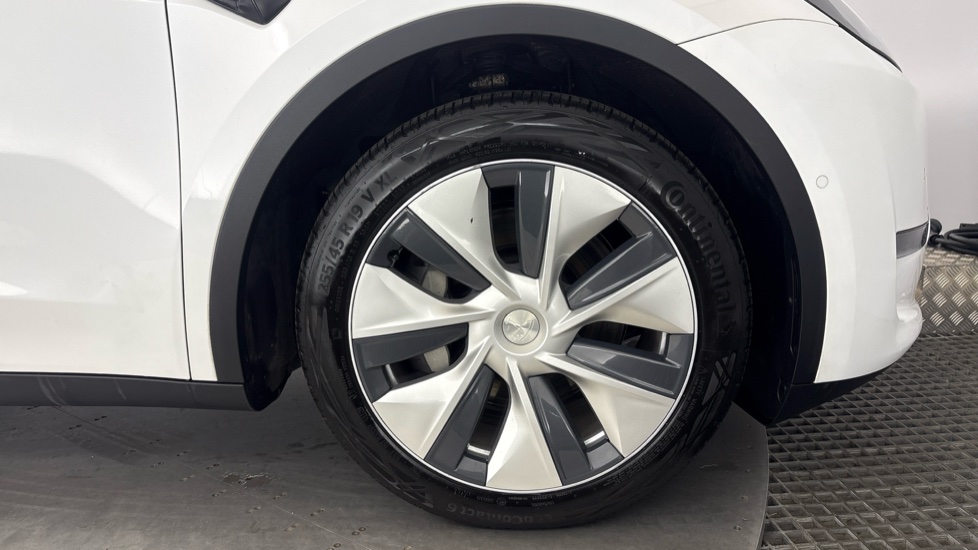 TESLA MODEL Y HATCHBACK Long Range AWD 5dr Auto