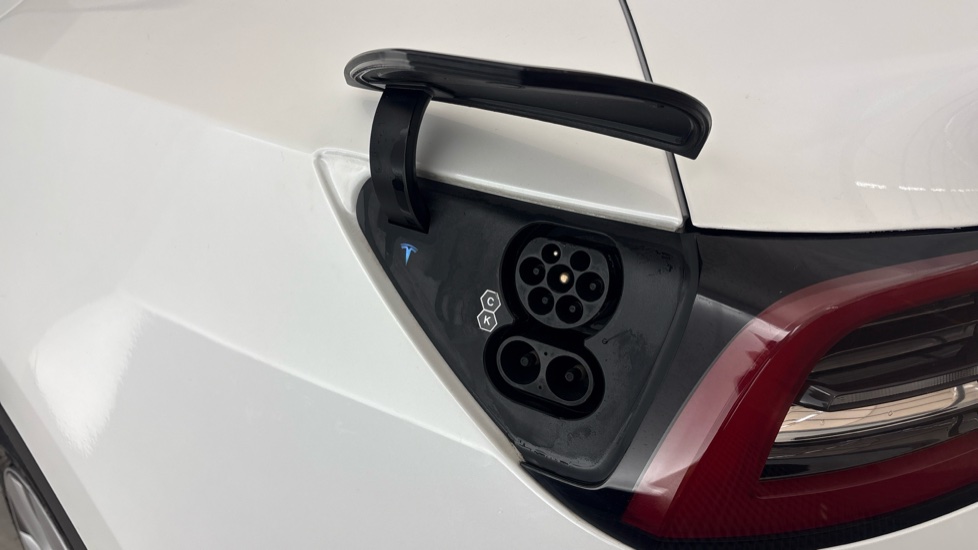 TESLA MODEL Y HATCHBACK Long Range AWD 5dr Auto