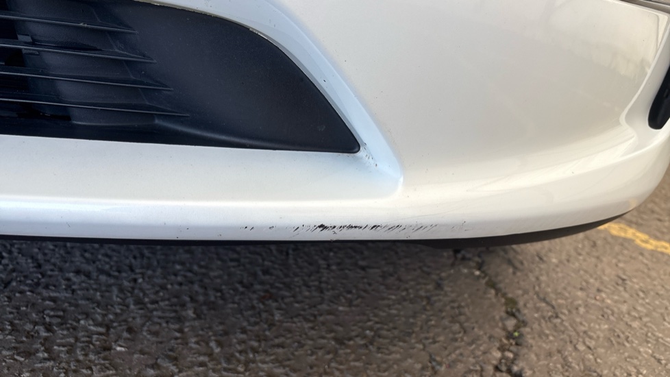 TESLA MODEL Y scuff