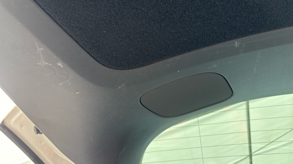 TESLA MODEL Y scuff