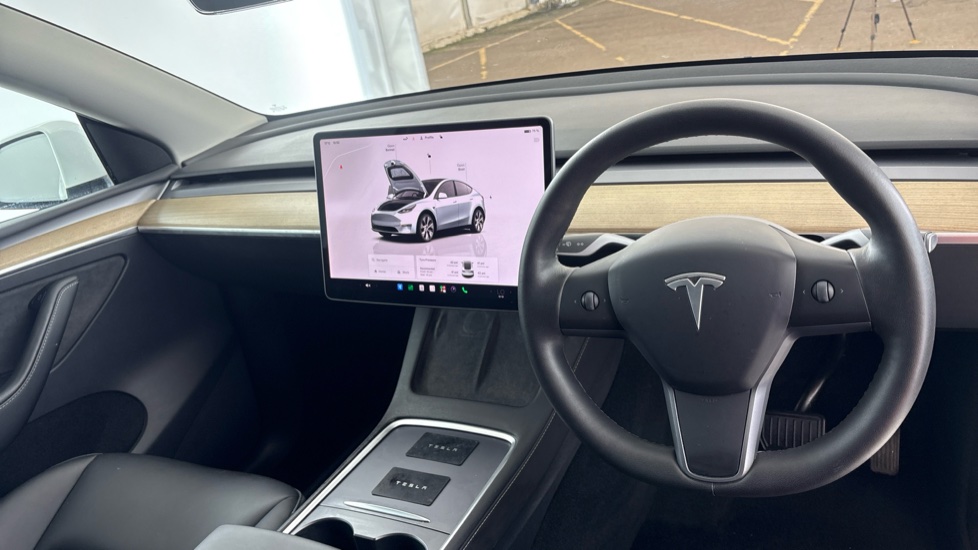 TESLA MODEL Y Image 9