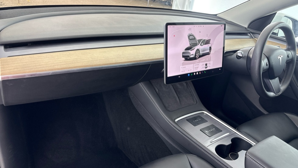 TESLA MODEL Y Image 10