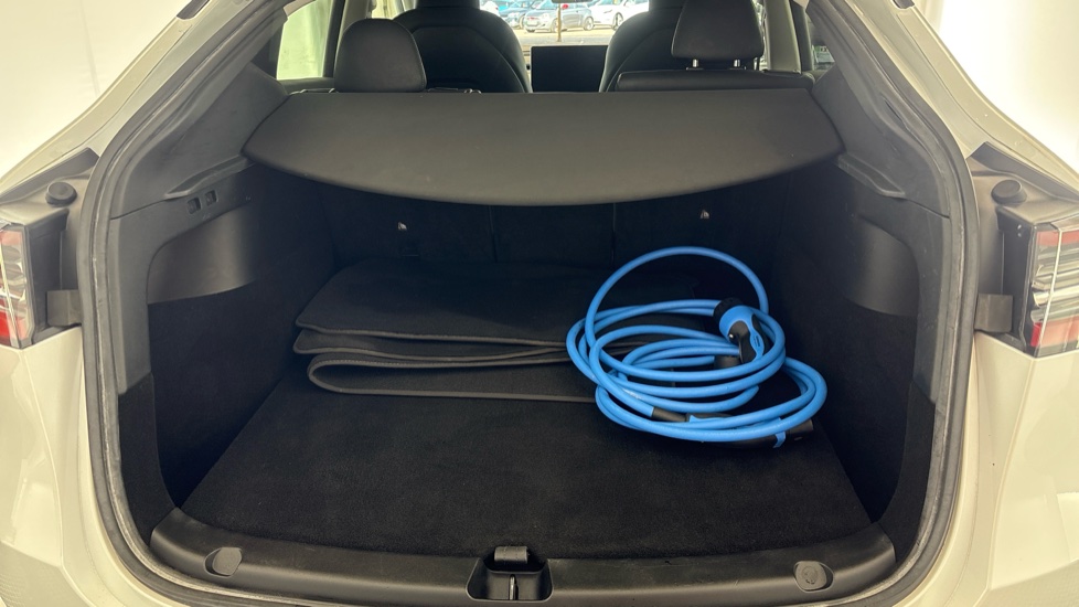 TESLA MODEL Y Image 15
