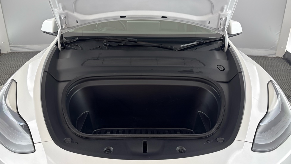 TESLA MODEL Y Image 16
