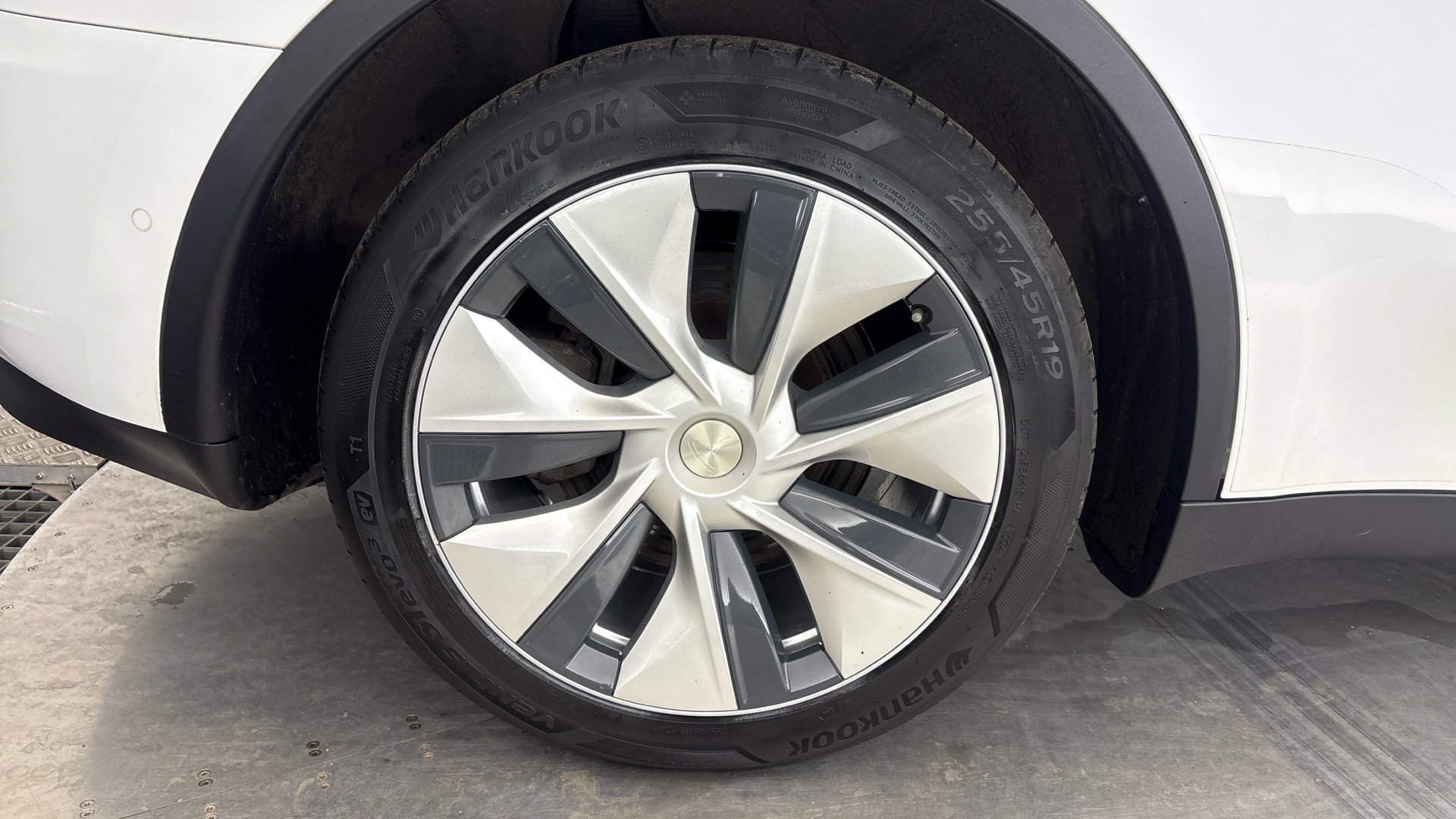 TESLA MODEL Y MODEL Y HATCHBACK Long Range AWD 5dr Auto