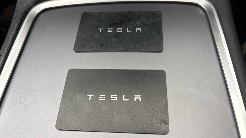 TESLA MODEL Y two keys