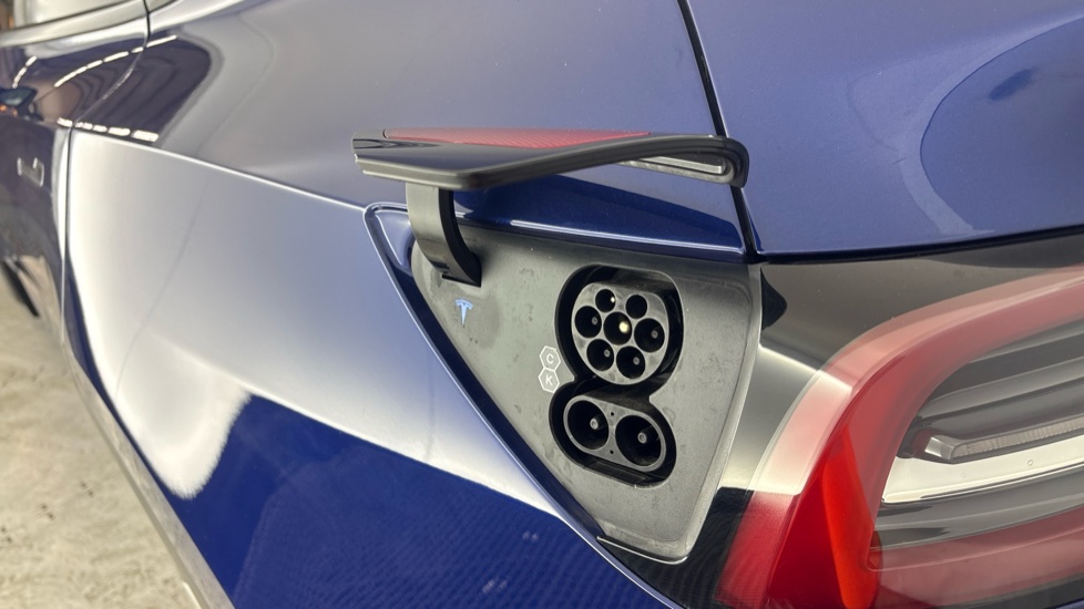 TESLA MODEL Y HATCHBACK Long Range AWD 5dr Auto