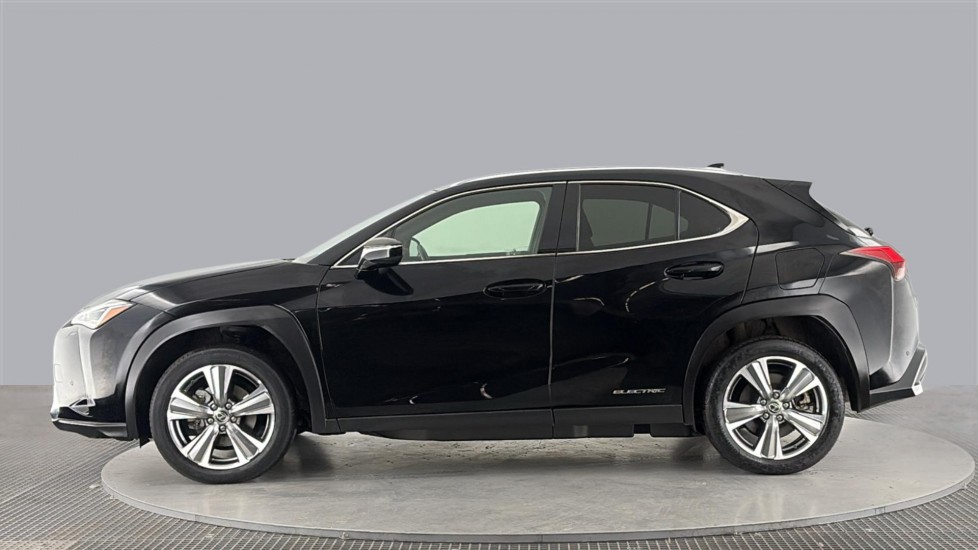 LEXUS UX Image 2