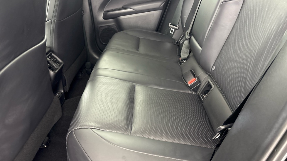LEXUS UX Image 14