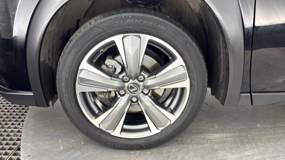 LEXUS UX Image 17