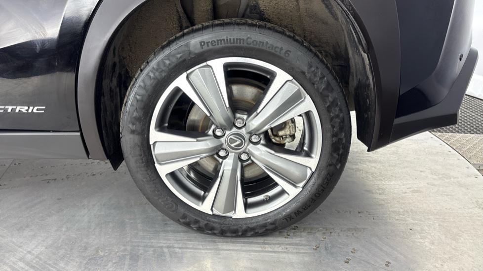 LEXUS UX Image 18