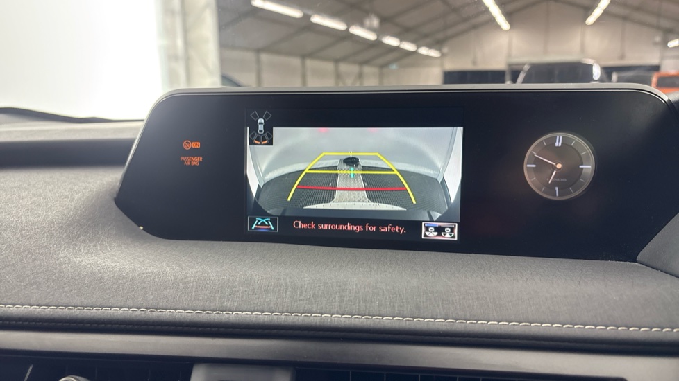 LEXUS UX reverse camera