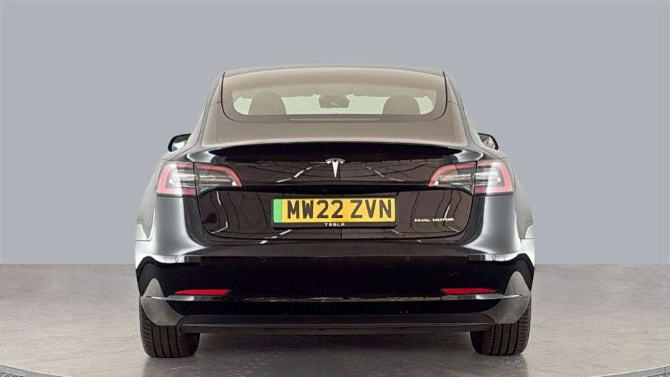 TESLA MODEL 3 Image 4