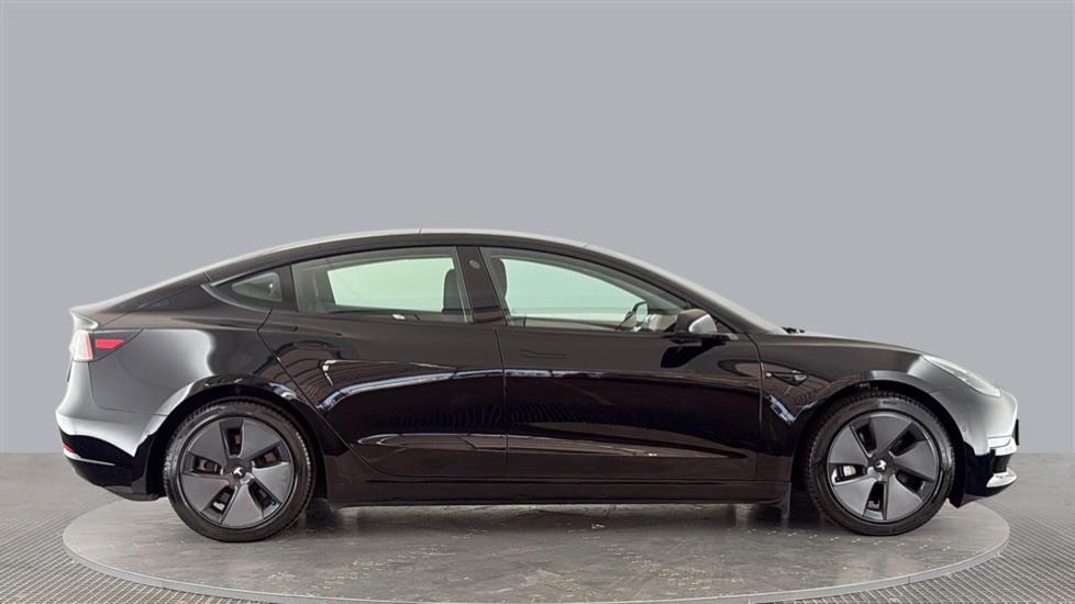 TESLA MODEL 3 Image 6