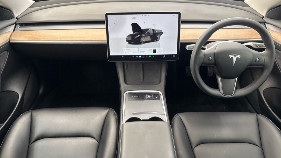 TESLA MODEL 3 Image 11