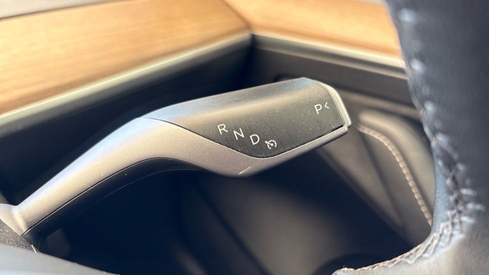TESLA MODEL 3 Cruise control