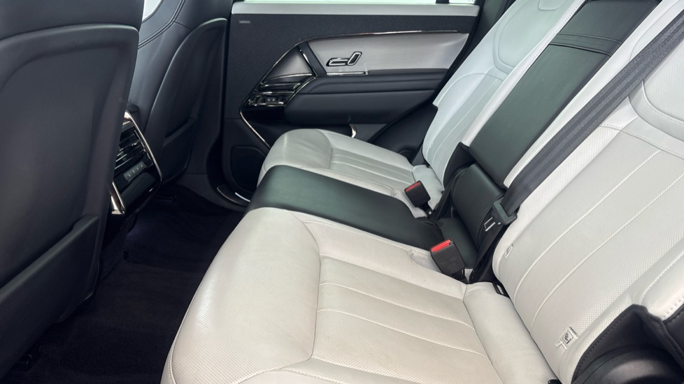LAND ROVER RANGE ROVER SPORT Image 14