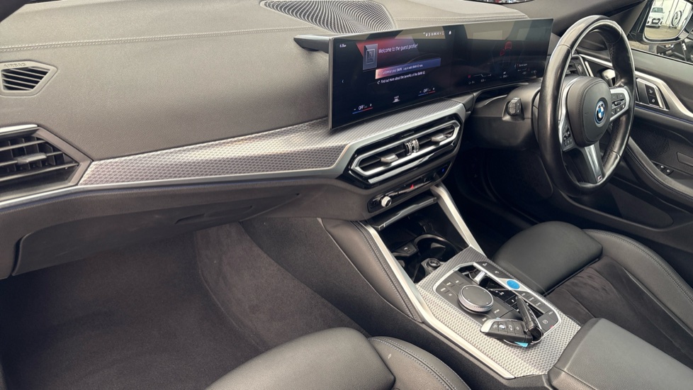 BMW I4 Image 10