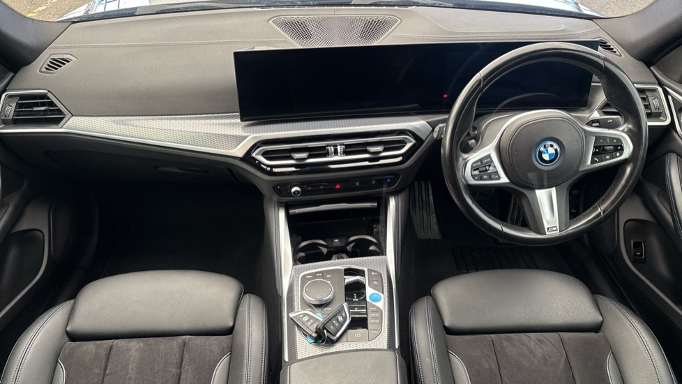 BMW I4 Image 11