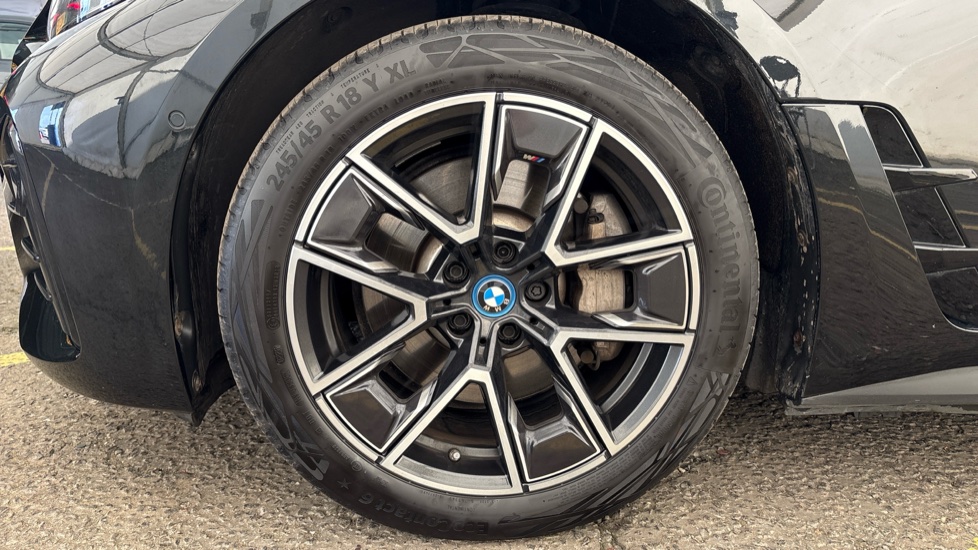 BMW I4 Image 17