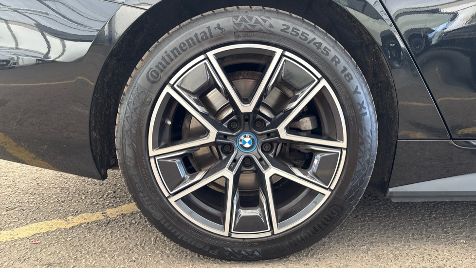 BMW I4 Image 19