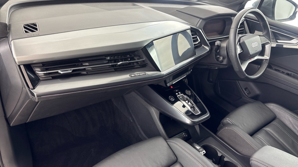 AUDI Q4 E-TRON ESTATE 210kW 45 82kWh S Line 5dr Auto [Leather]
