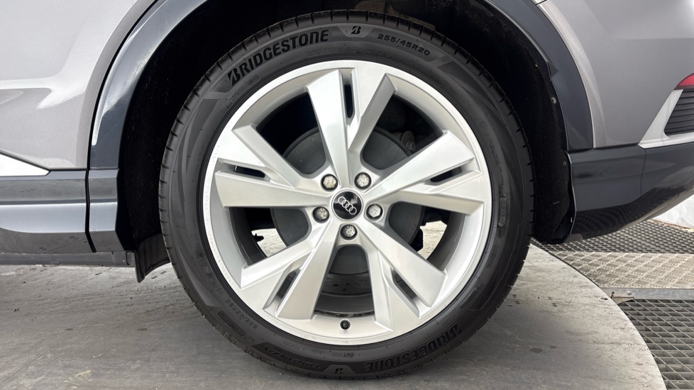 AUDI Q4 E-TRON ESTATE 210kW 45 82kWh S Line 5dr Auto [Leather]