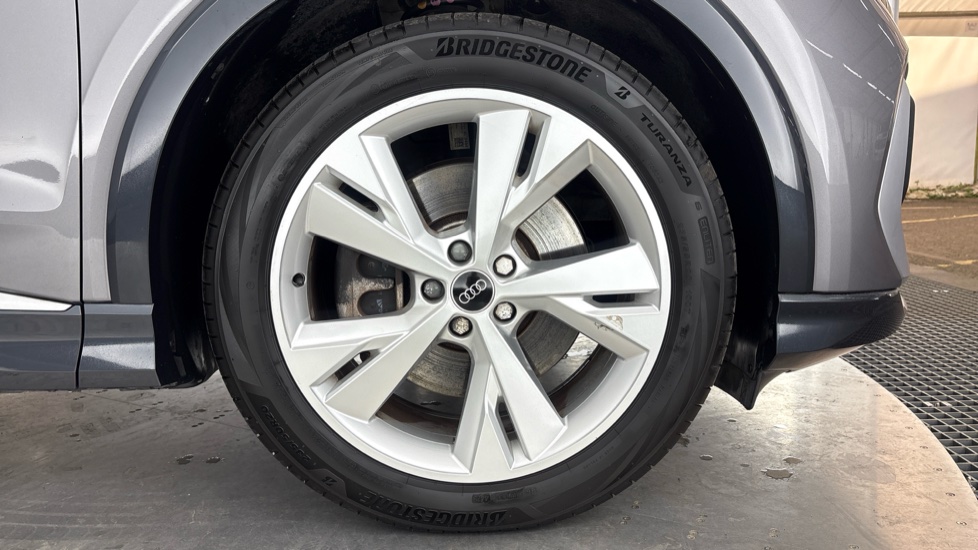 AUDI Q4 E-TRON ESTATE 210kW 45 82kWh S Line 5dr Auto [Leather]