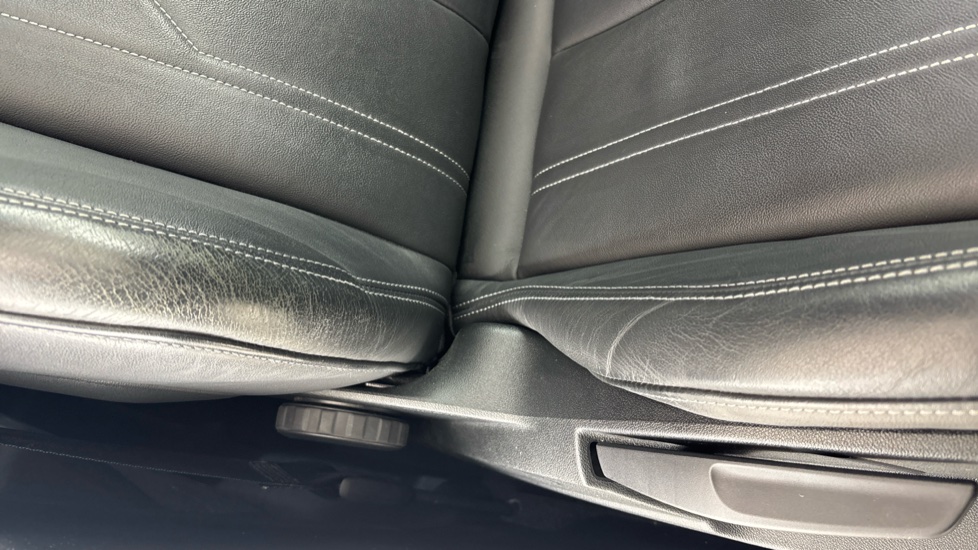 AUDI Q4 E-TRON ESTATE 210kW 45 82kWh S Line 5dr Auto [Leather]