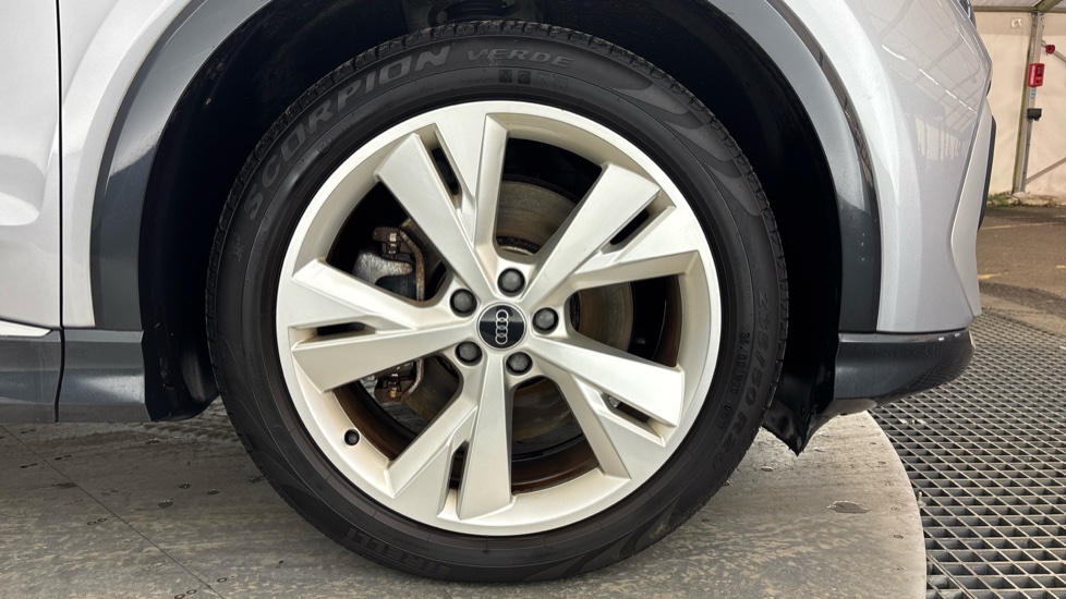 AUDI Q4 E-TRON ESTATE 210kW 45 82kWh S Line 5dr Auto [Leather]