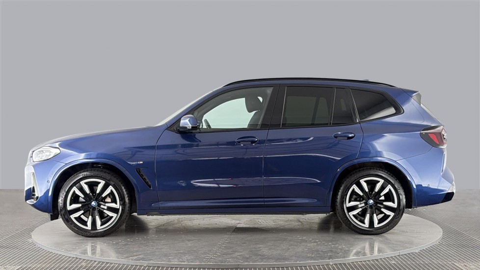 BMW iX3 Image 2