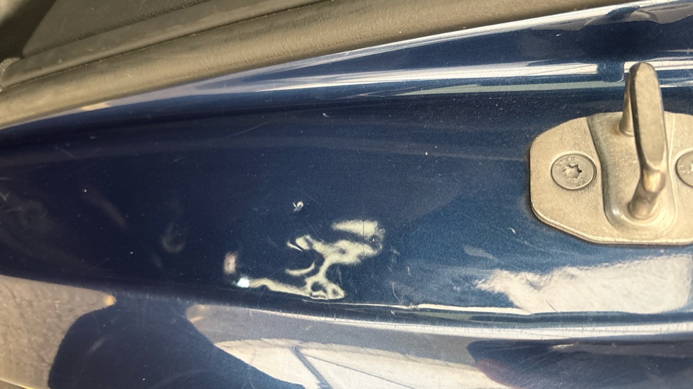 BMW iX3 Dents and scratches
