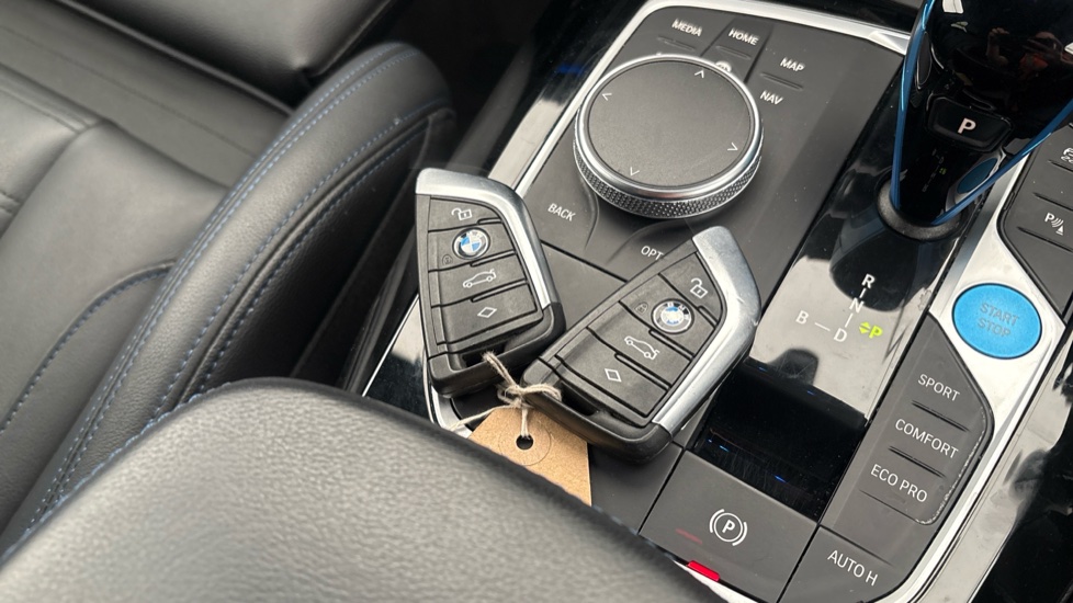 BMW iX3 2 keys available