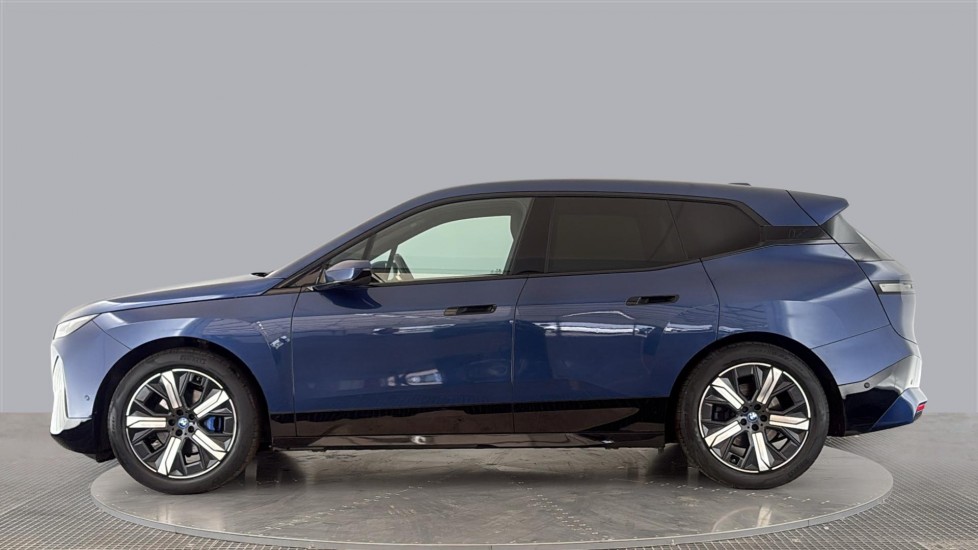 BMW iX Image 2