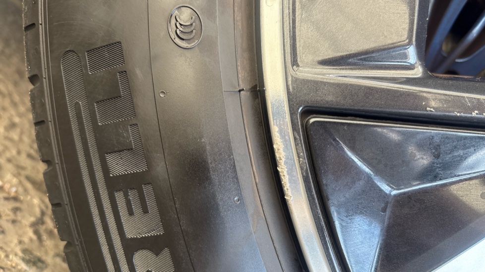 BMW iX Scuff
