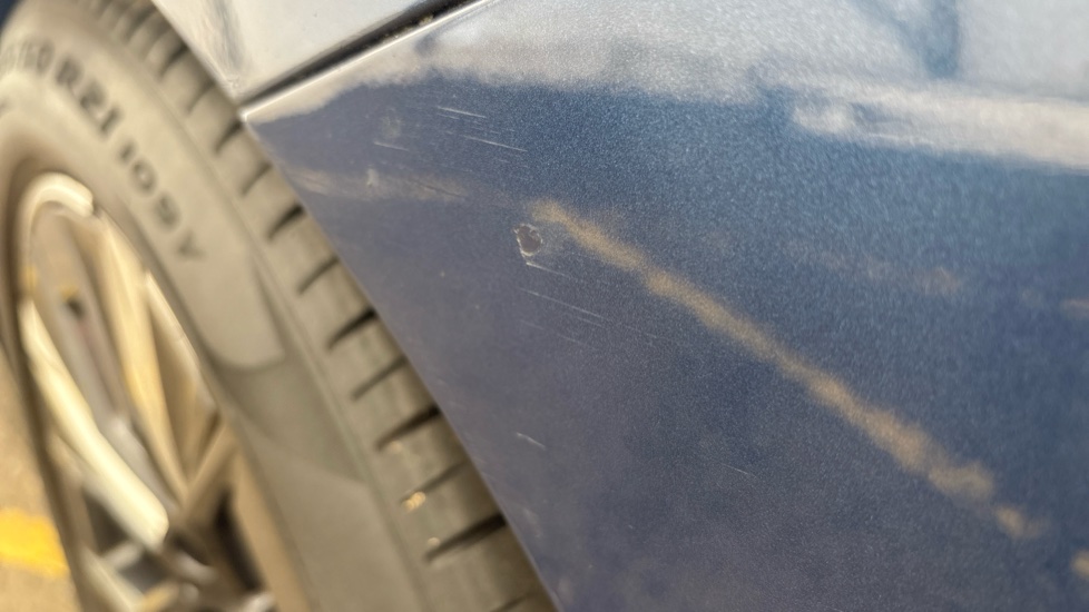 BMW iX Chips and scratches